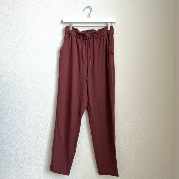 Lululemon Keep Moving Pant High-Rise
Savannah - Picture 4 of 6